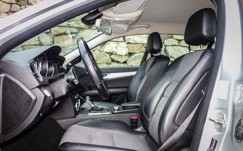 essential car accessories for winter