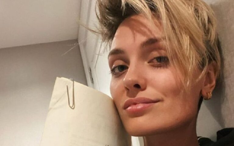 wallis day net worth