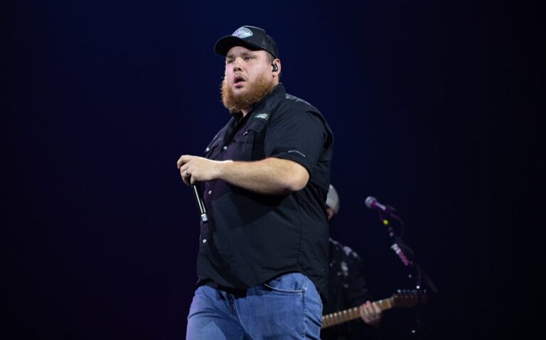 luke combs net worth