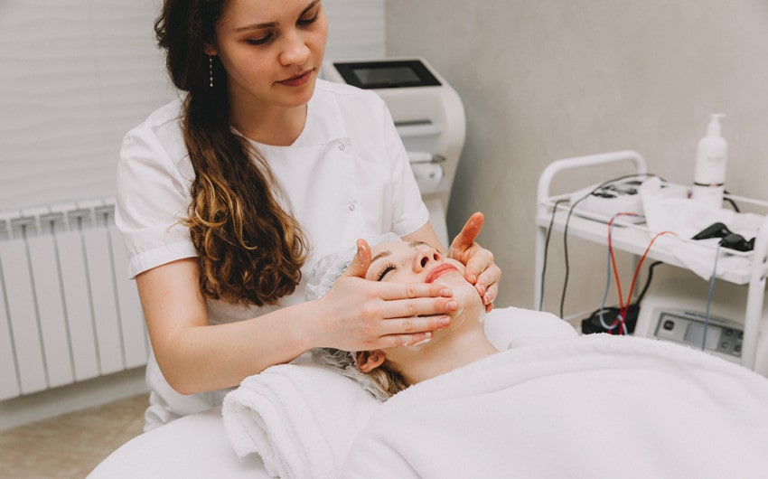 selecting the best skin care expert